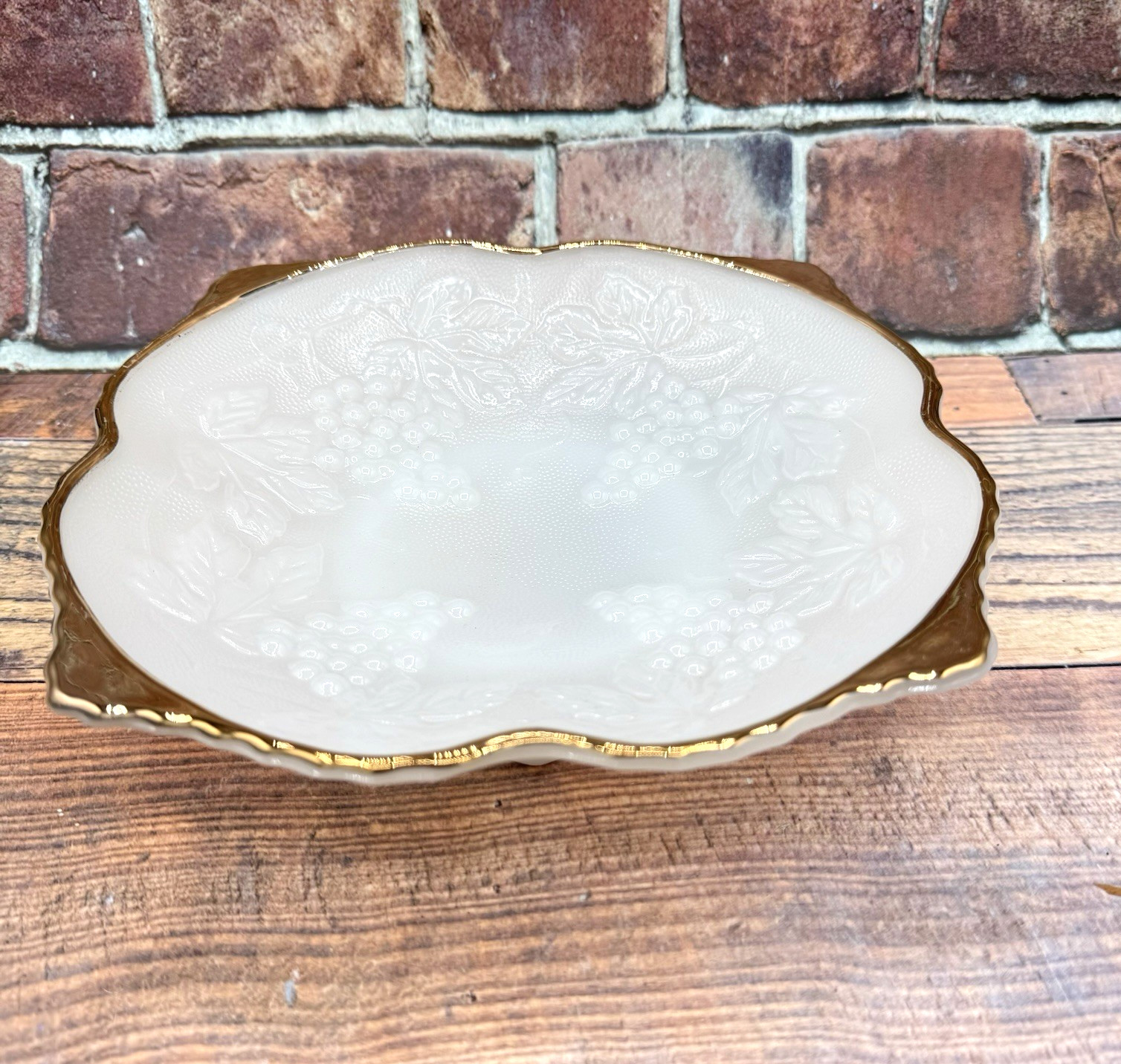 Vtg Milk Glass Embossed Serving Bowl Grapes Leaves Heavy Gold Trim MCM 8in