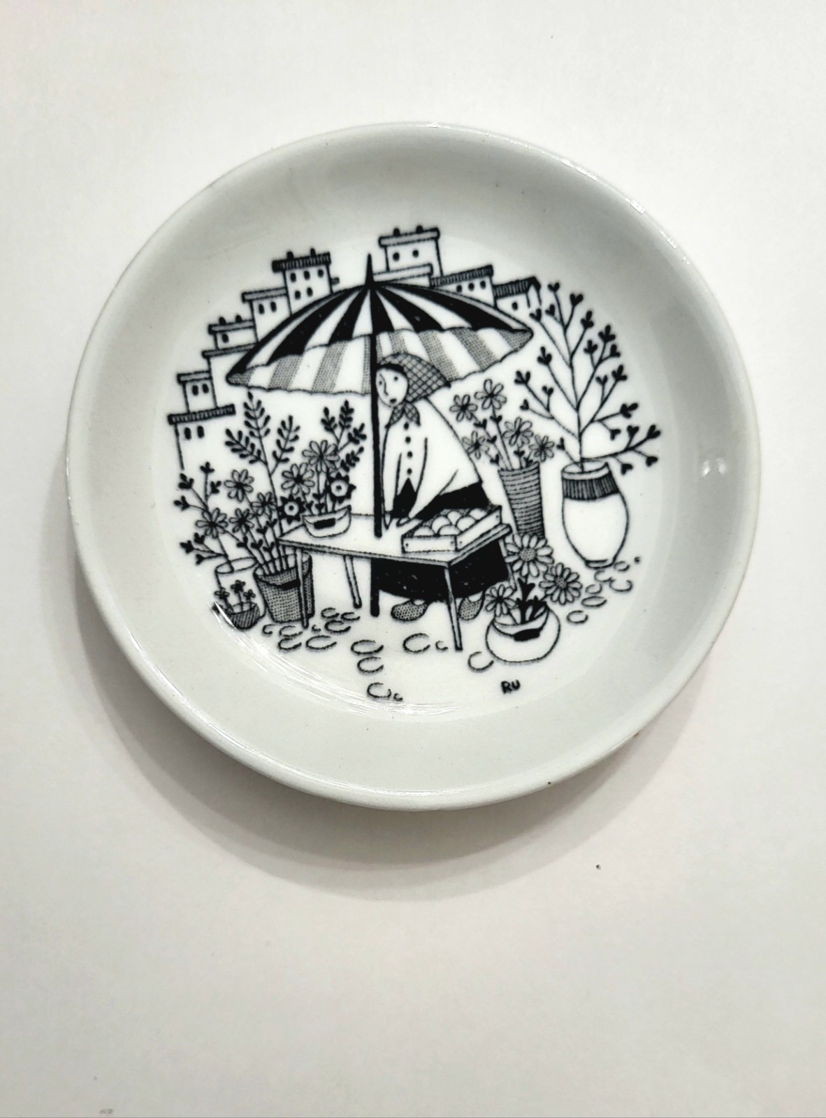 ARABIA Finland EMILIA Set Of 4 Pin Dishes Wall Plates Vintage MCM Porcelain