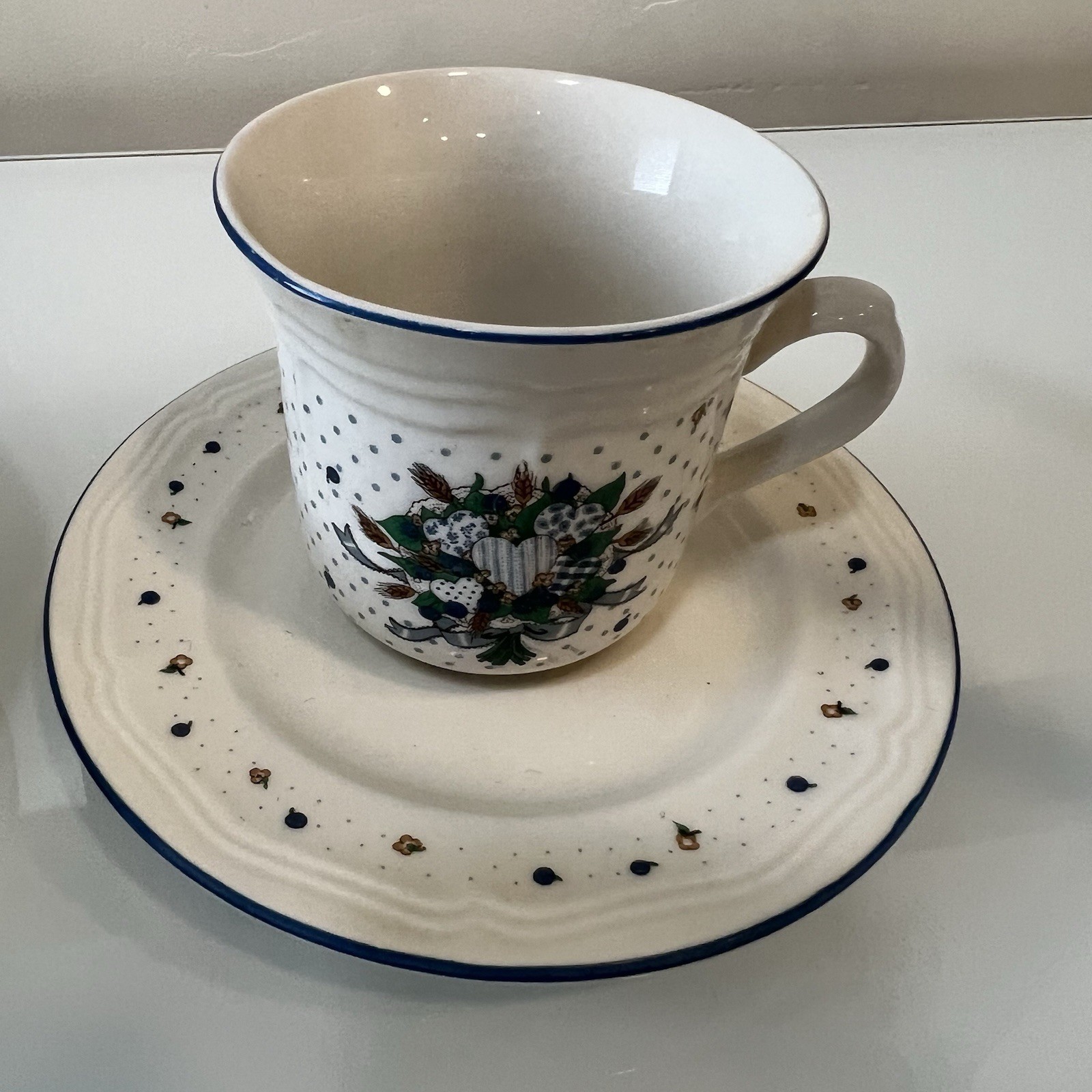 Vintage Tabletops Unlimited Blueberry Hearts 5 Pc Dinnerware Set Plate Cup Bowl