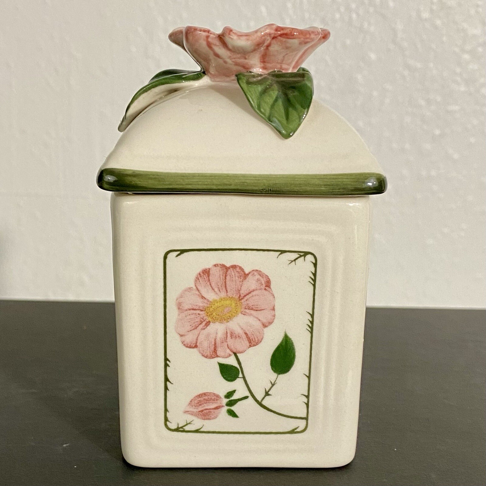 Villeroy & Boch Wildrose Charm Jam Jar Cannister 4.25” Tall White Pink Green