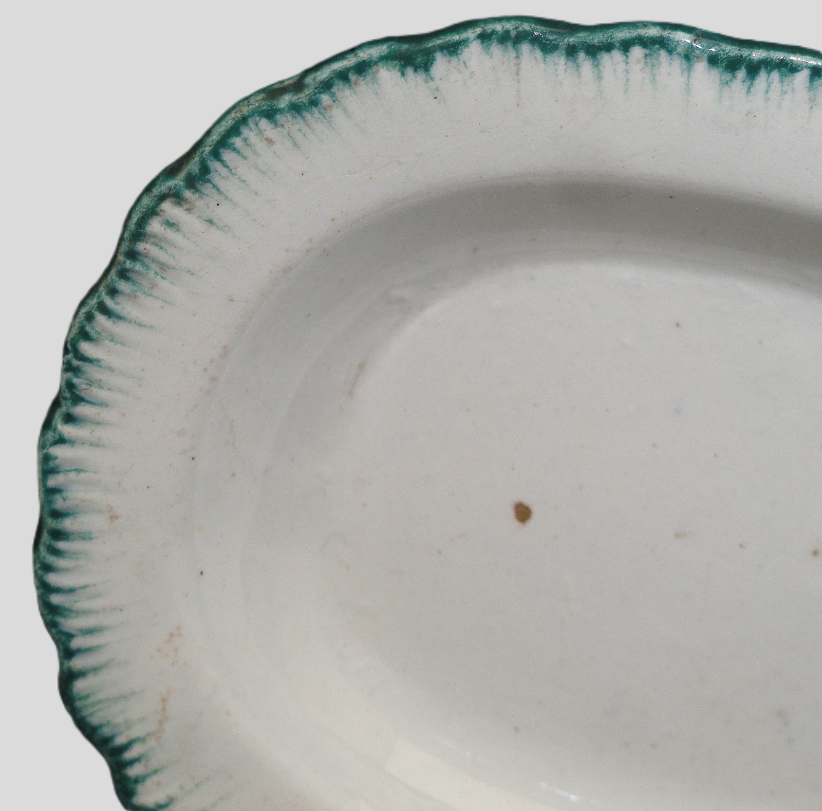 Green Feather Edge Shell Edged Pearlware Toy Platter Davenport c 1825