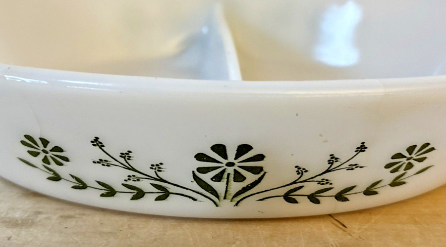 Vintage Glasbake J2352 Green Daisy Pattern Divided Casserole Serving Dish VGC