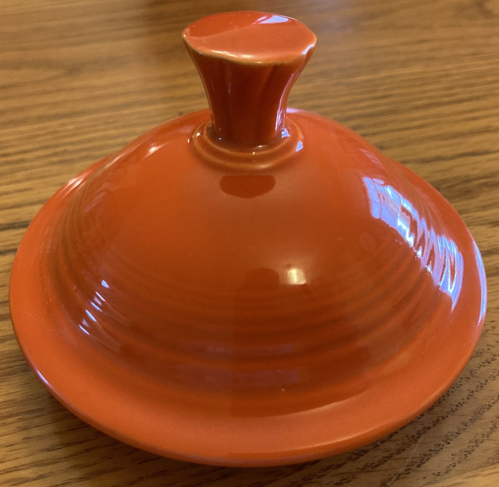 Vintage Fiesta coffee pot with lid in “radioactive” red (exc.) (1936-1959)