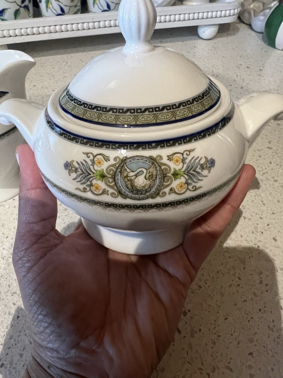 Mikasa Ultima+ Victorian Crest Creamer & Sugar Bowl with Lid Fine China HK305
