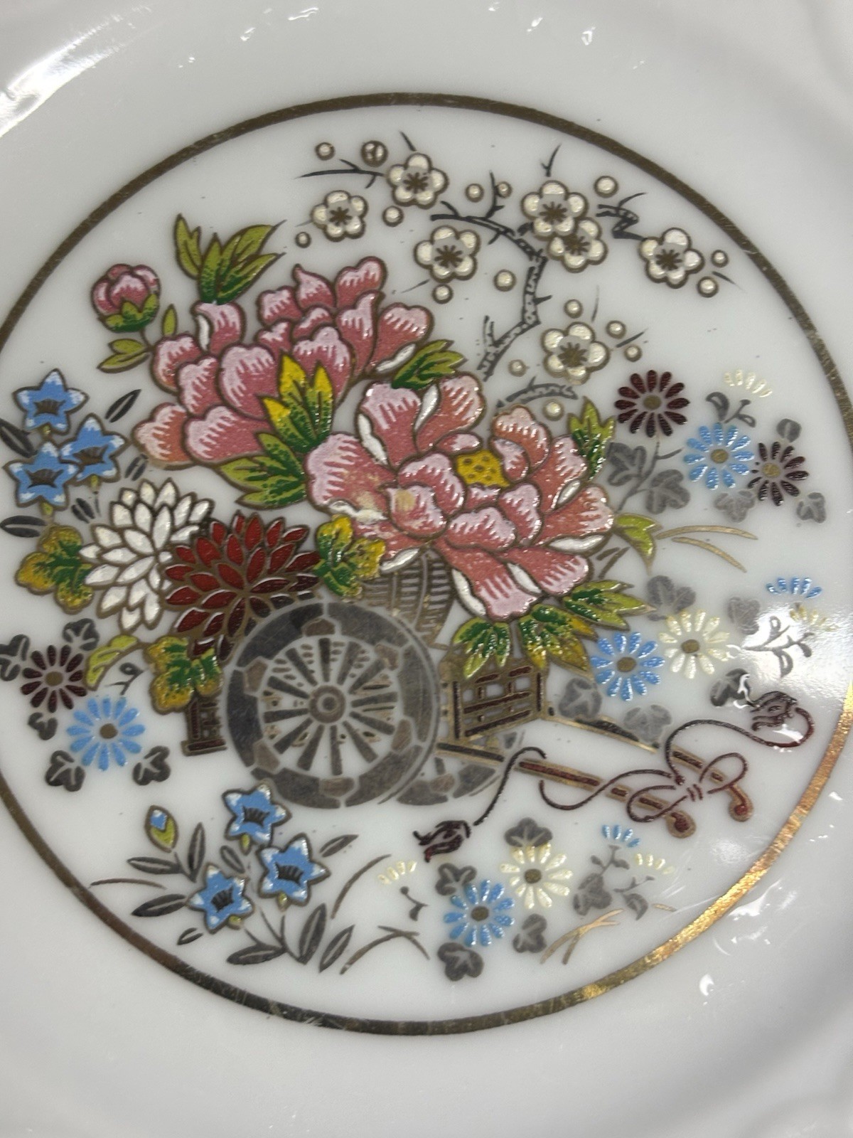 Vintage Floral Decorative Wall Plates Porcelain Japan Lattice Style Rim Set Of 2