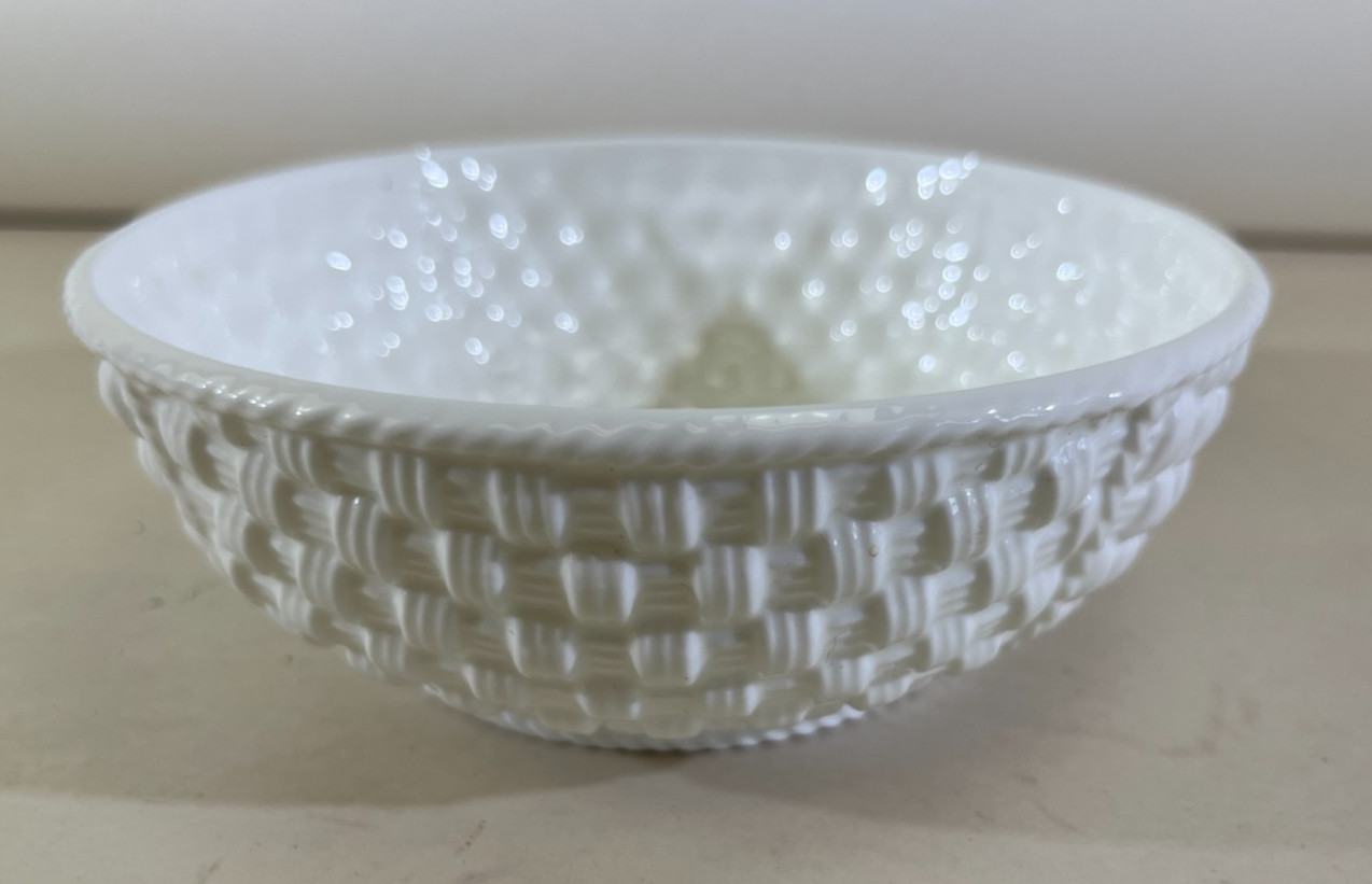 VTG Tiffany Weave Coupe Cereal 6″ Bowl Milk Glass Ireland Charity DS75