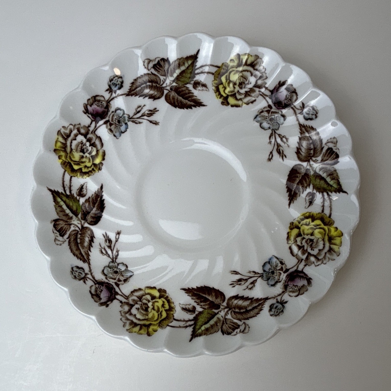 Johnson Brothers White Round Ceramic saucer Yellow Flowers Scalloped Rim #12