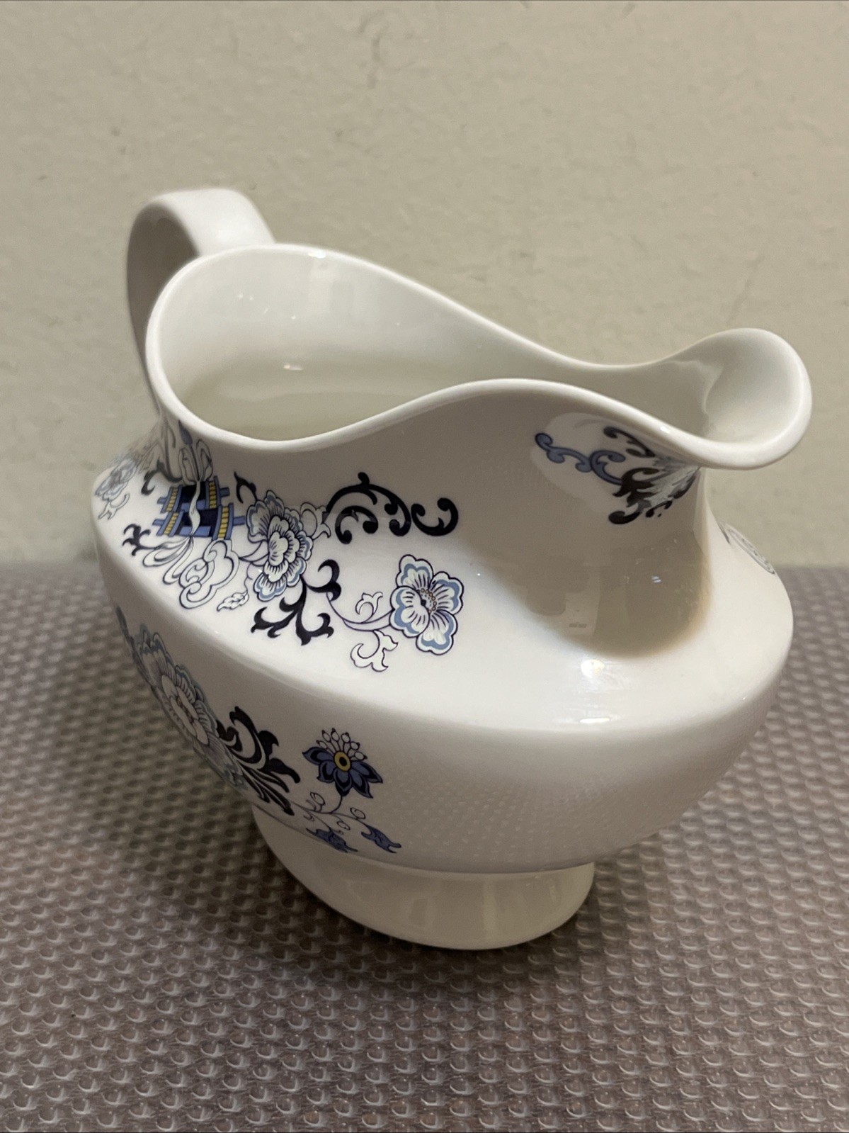 Royal Doulton NANKIN Gravy Boat & Underplate – TC 1091