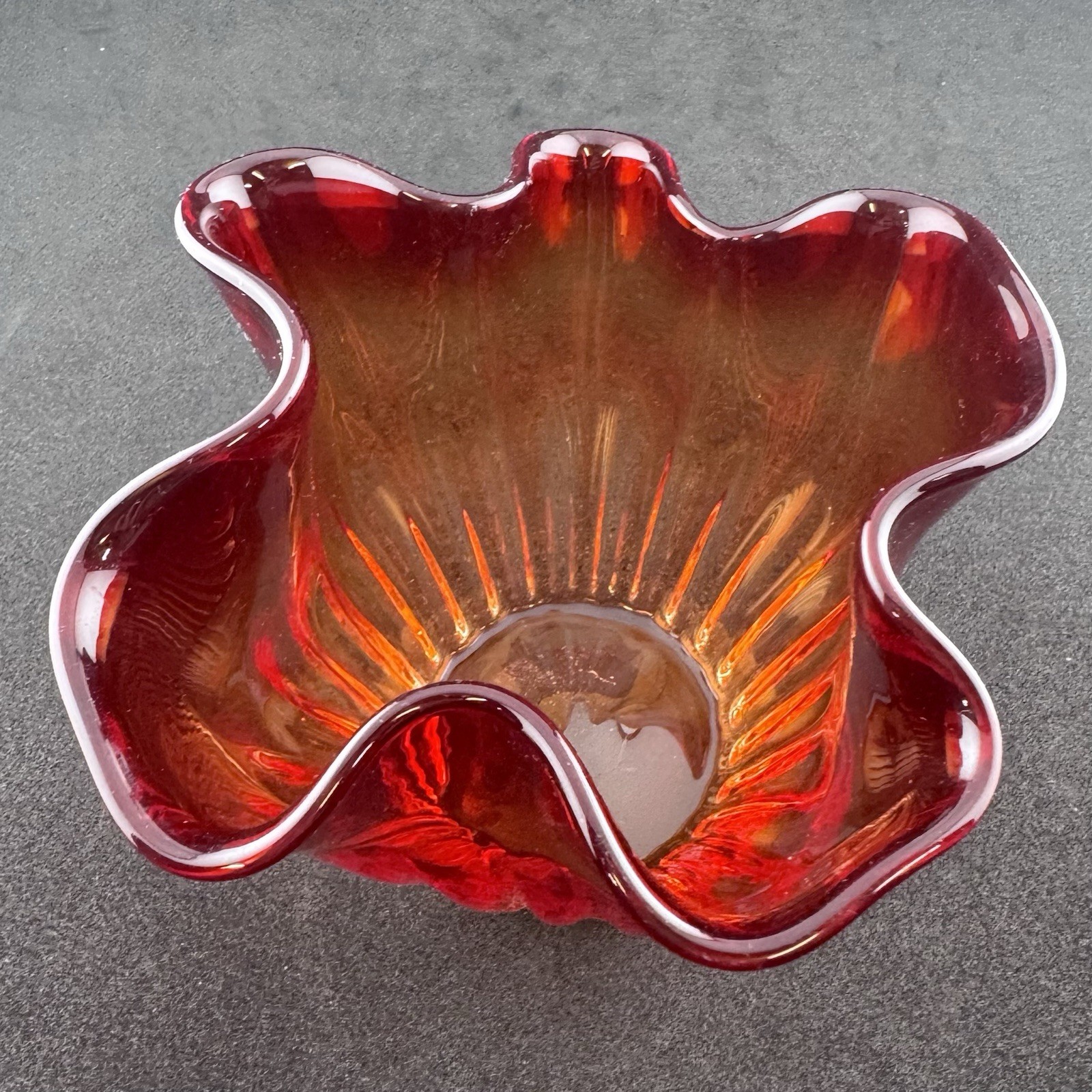 Small Red Candy Apple Pinched Side Centerpiece Bowl 4”X 5” Amberina Art Glass