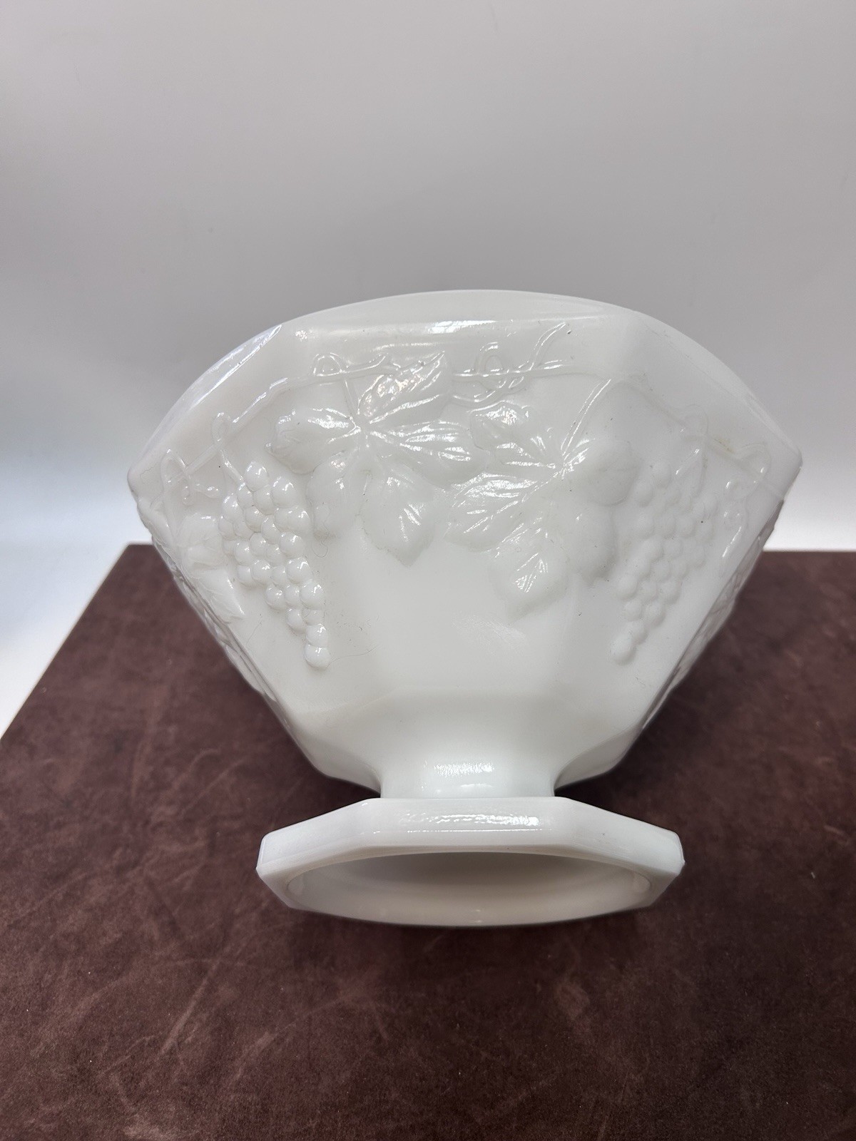 Vintage Anchor Hocking Harvest Grape Milk Glass Pedestal Fruit Bowl 9 Inch