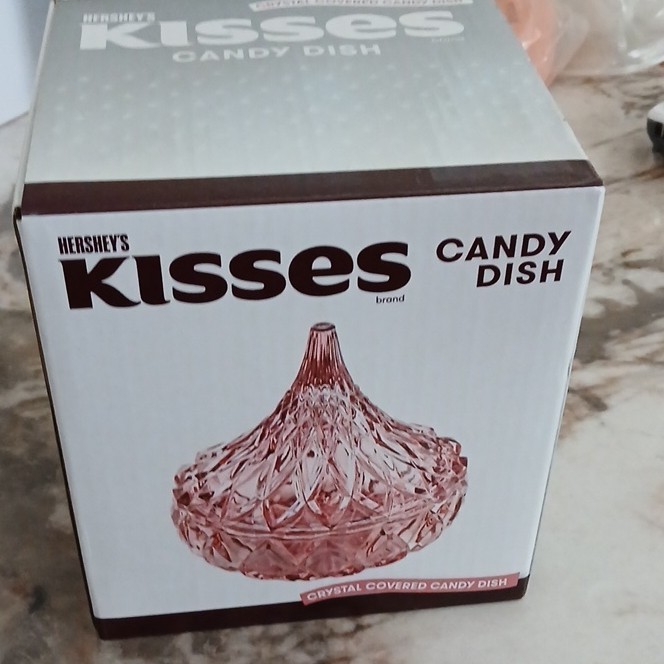 Hershey’s Kisses Crystal Pink Covered Candy Dish Diamond Pattern Round