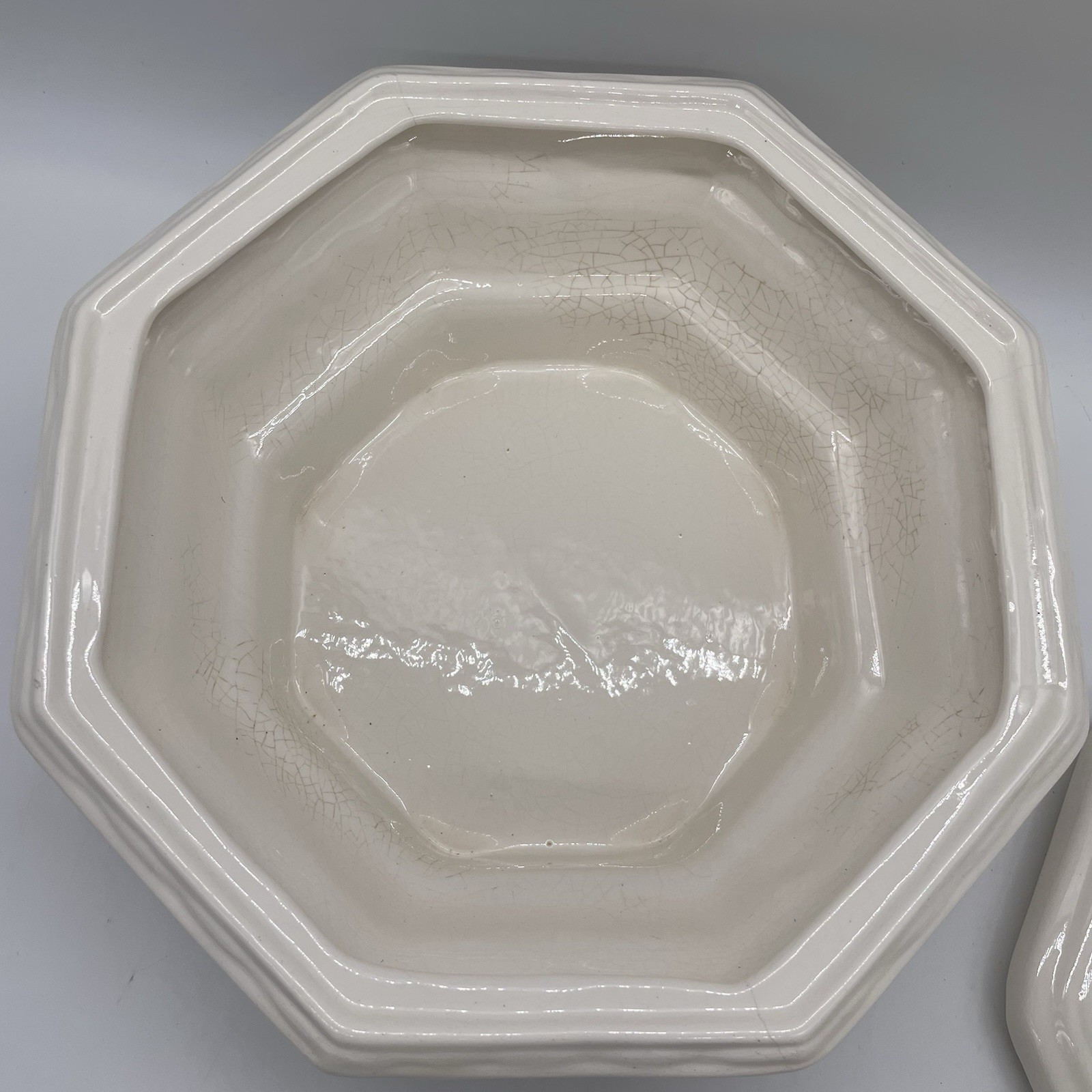 Vintage California Pottery USA Soup Tureen 2qt Octagon White Cream Lidded Lid
