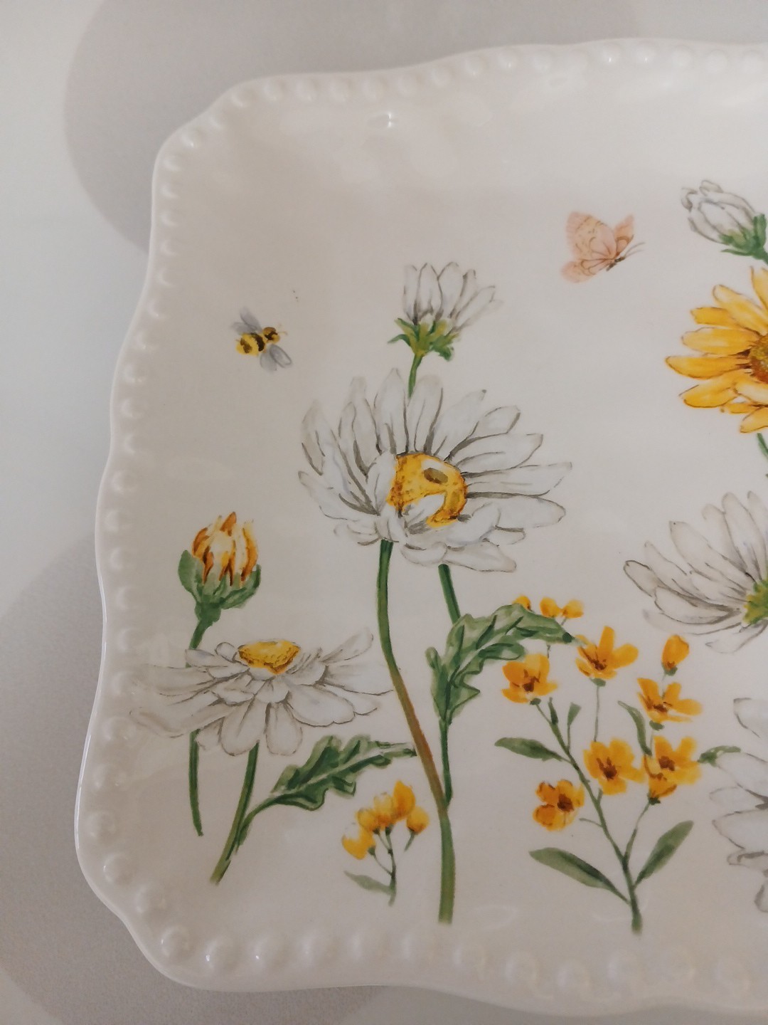 Set of 4 Maxcera 8 1/2″ Square Side Plates, Daisies, Bees, and Butterflies