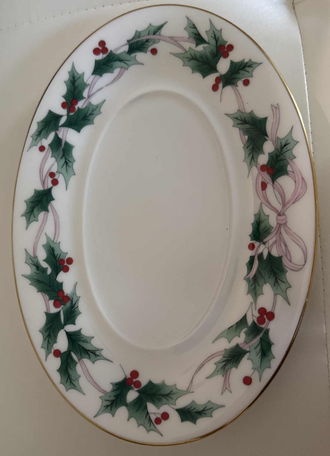 MIKASA BONE CHINA CHRISTMAS RIBBON HOLLY PAT GRAVY BOAT & UNDERPLATE FREE SHIP
