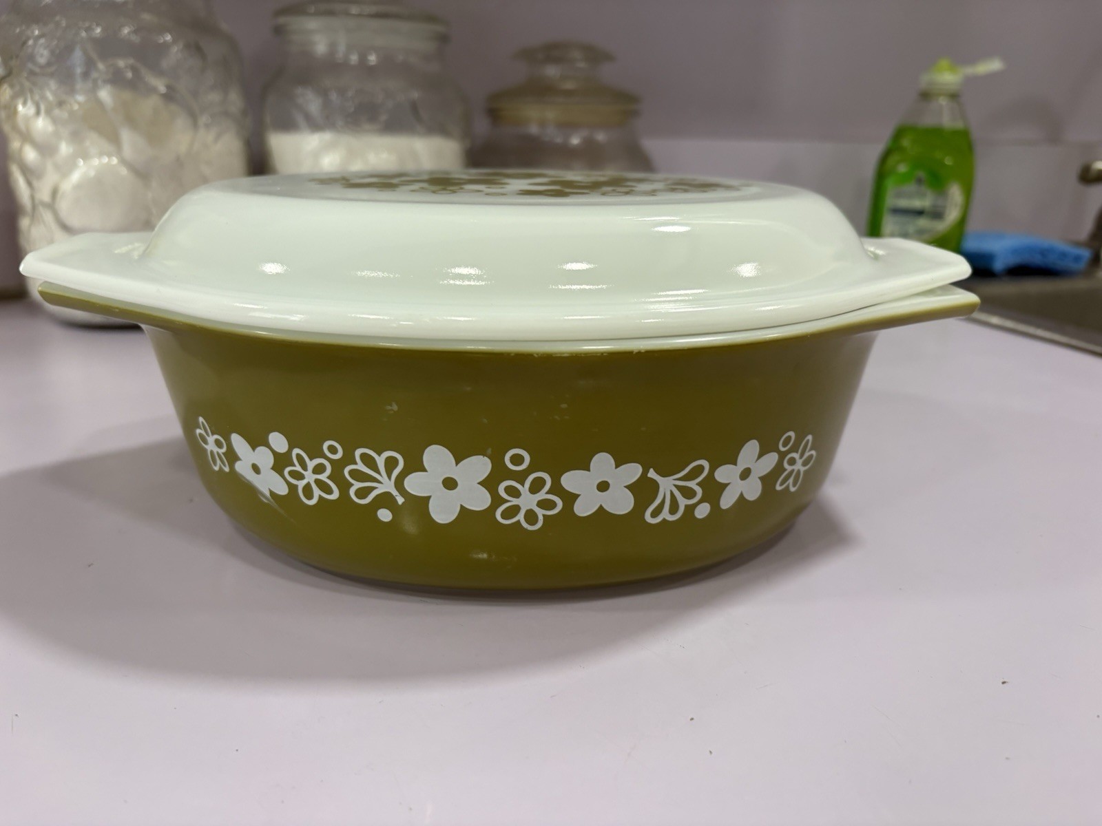VTG PYREX Oval Casserole w/ Lid Avocado SPRING BLOSSOM CRAZY DAISY 1 1/2 QT 043