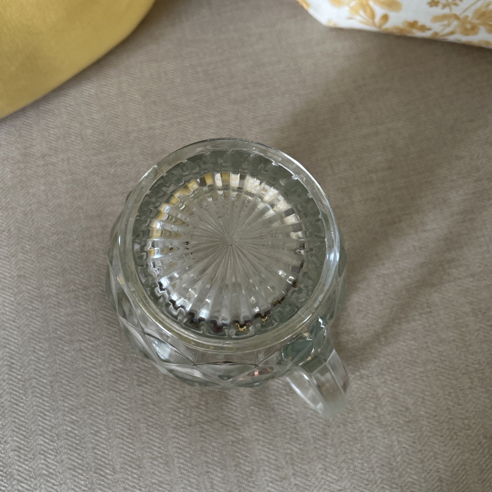 VTG FOSTORIA AMERICAN CLEAR WATER PITCHER WITH ICE LIP 8.75″ TALL EXCELLENT