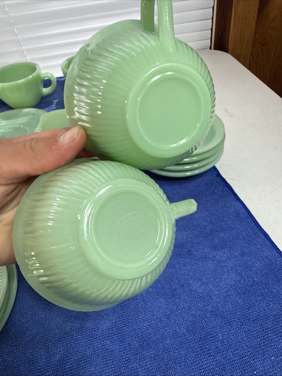 Mixed Lot Of 17 Vintage Fire King Jadeite Ware Pieces