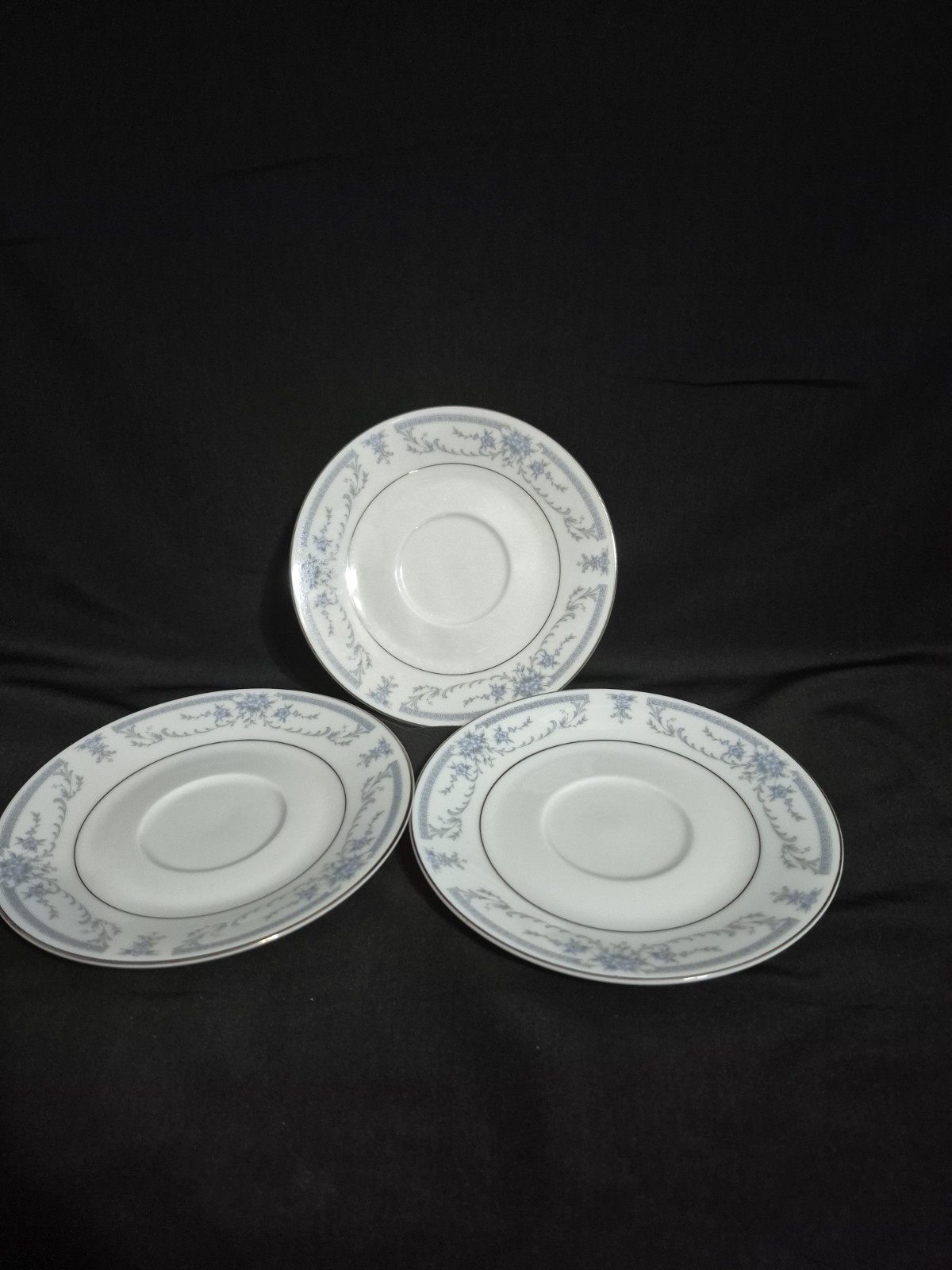 VINTAGE 1985 SHEFFIELD BLUE WHISPER CHINA TEACUP & SAUCER SET OF 3