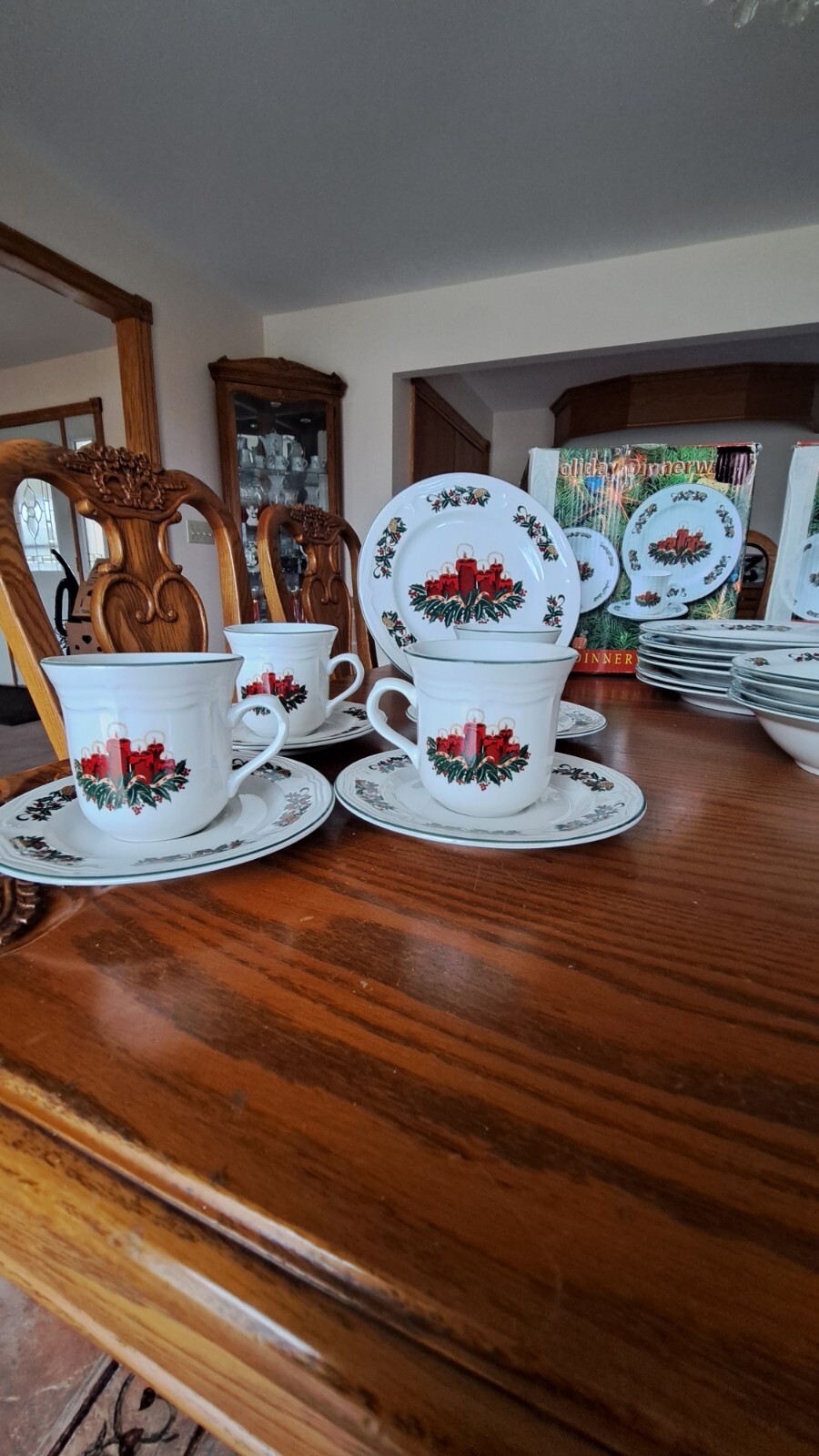 GEI Vintage Beautiful Christmas Candle Pattern 31 Piece Dinnerware Grouping