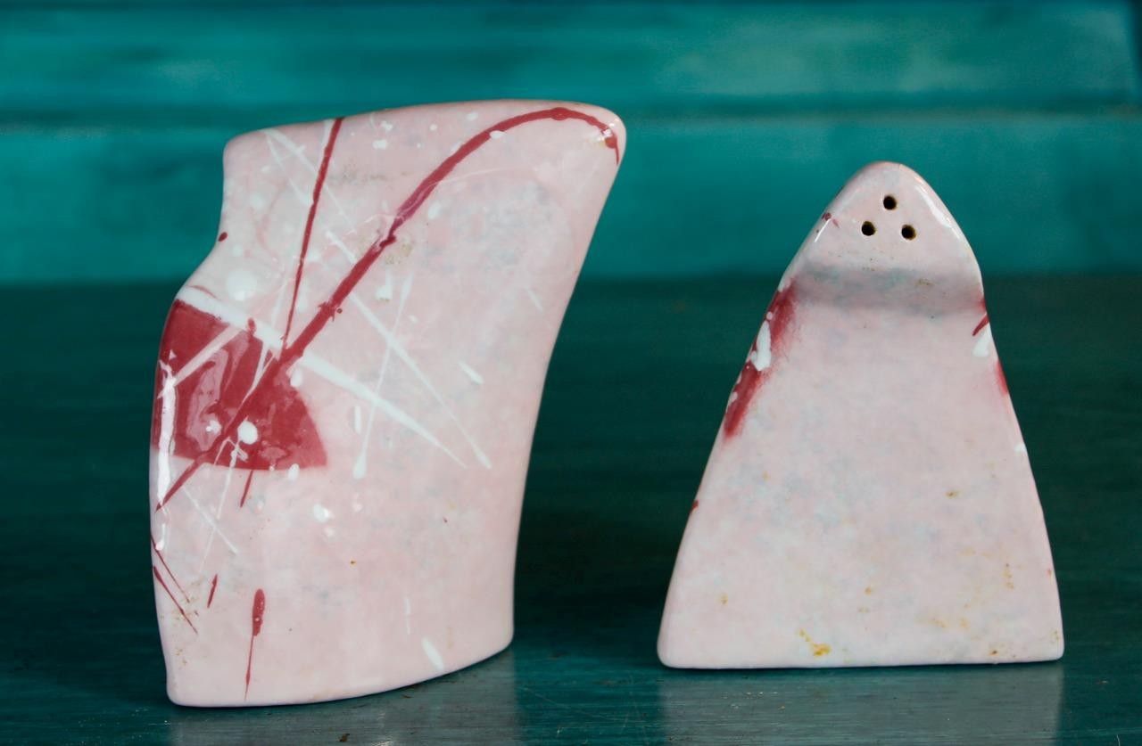 Set/2 Vintage Art Pottery Asymmetrical Fitted Pink Splatter Salt Pepper Shakers