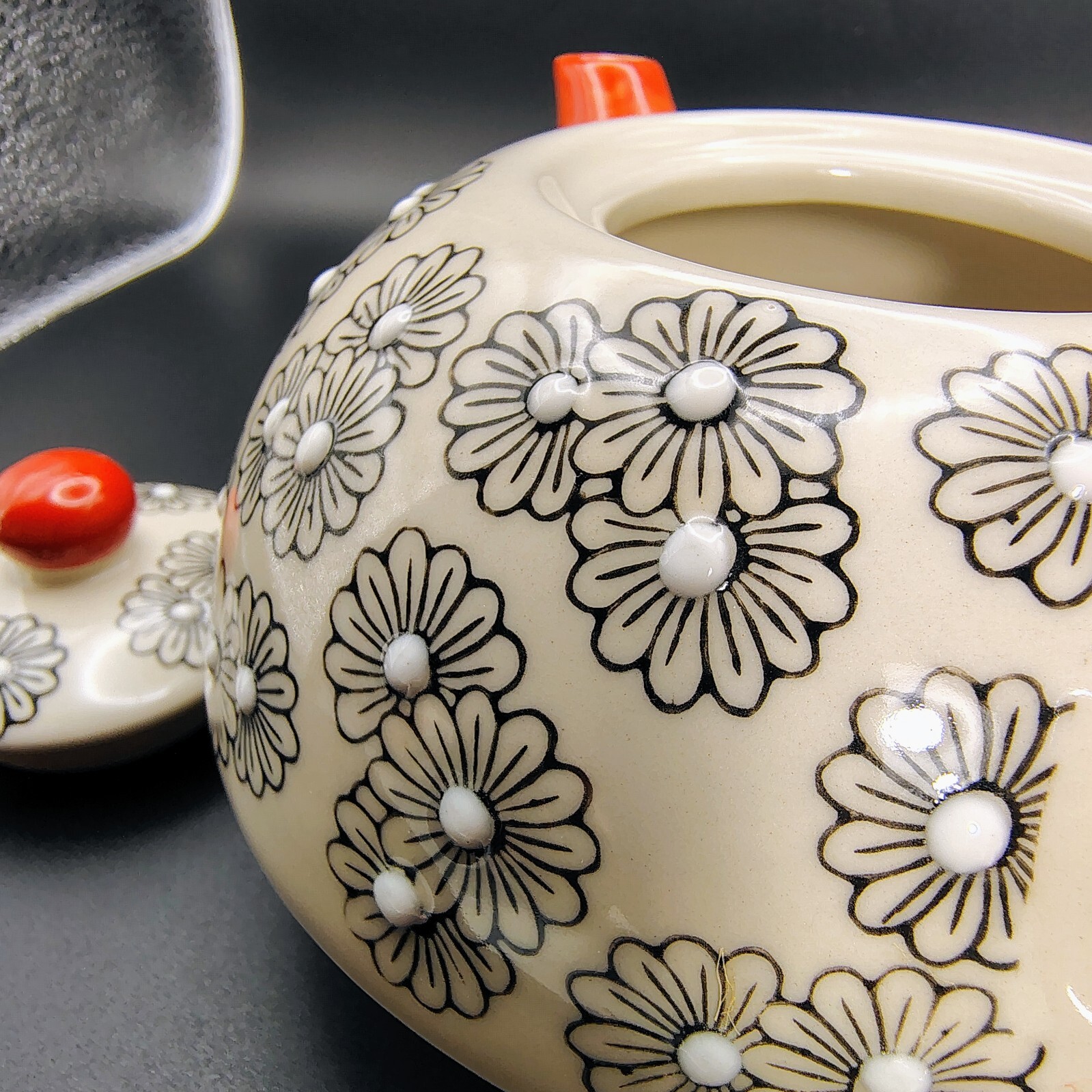 Yokohama Studio Hand Painted Embossed Ceramic Teapot & Cup Mug Duo Set