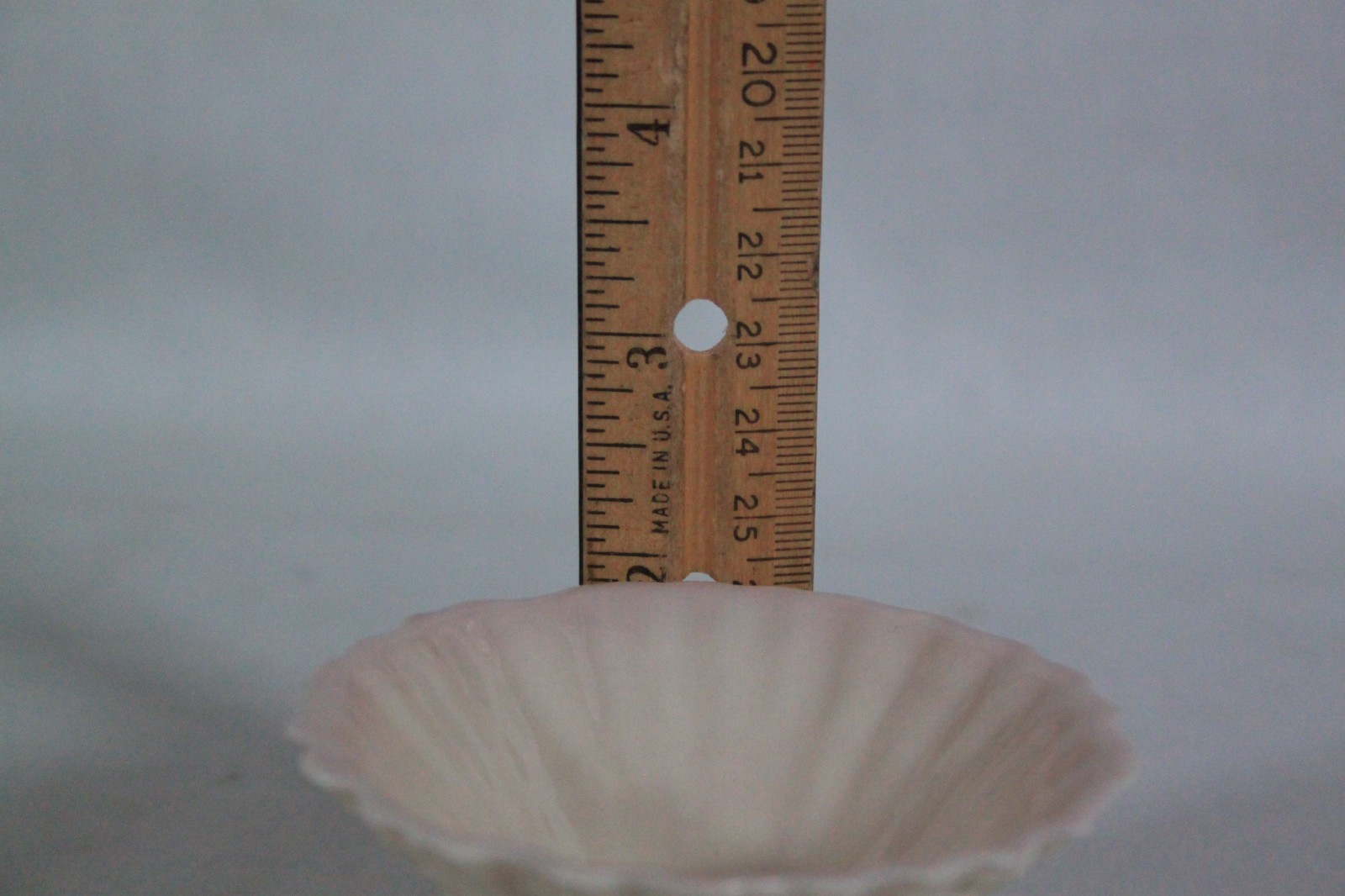 VTG 1965 BELLEEK NEPTUNE /LIMPET COLLECTION 3 PINK LEGS 0PEN SALT DIP 1.75″ TALL