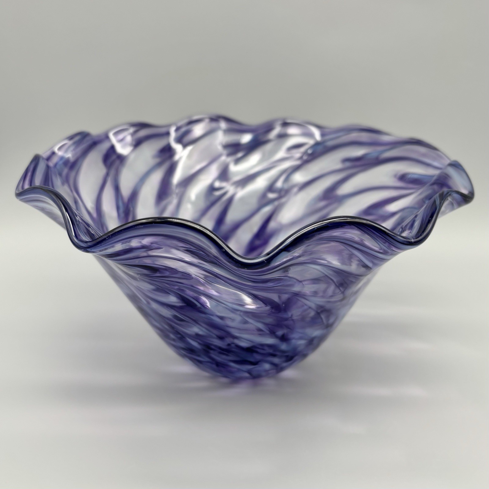 Signed Art Glass Violet Purple & White Pulled Feather Marbled Swirl 8″ Bowl 80s