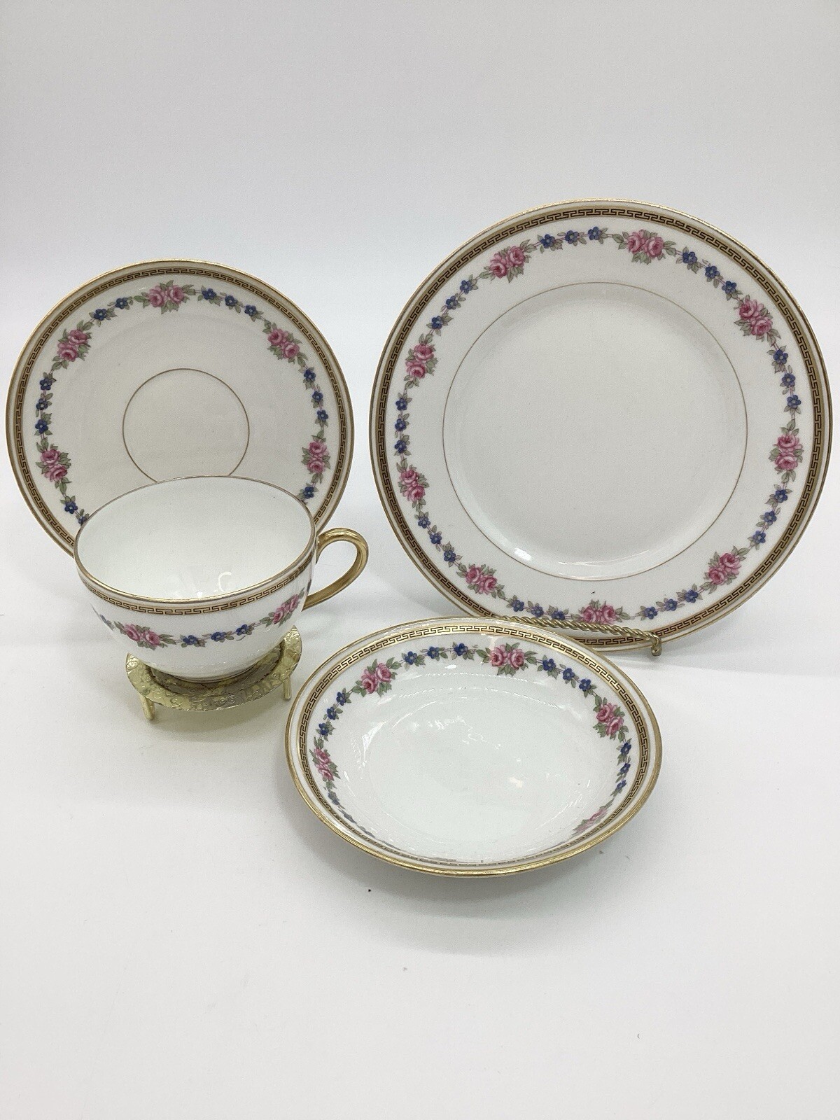 China Place Setting Collectible French Dish Floral Pattern Elegant Dining (485)