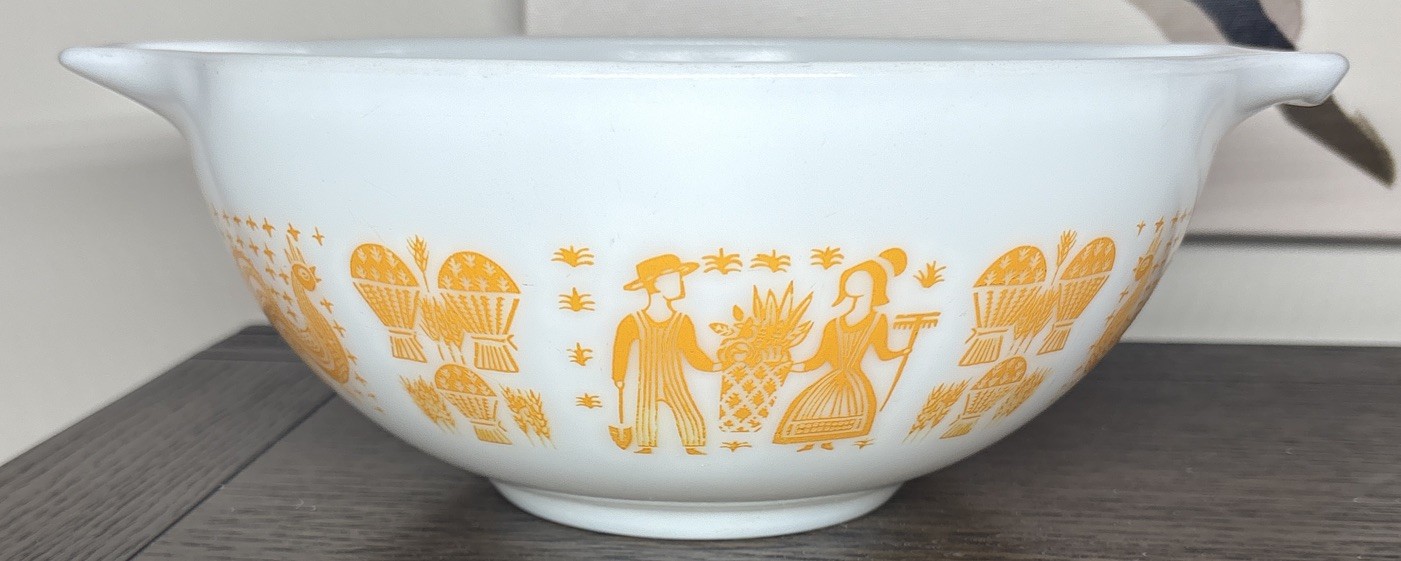 Vintage 1965 Pyrex 443 Pumpkin Orange Butterprint Amish Cinderella Bowl 2.5 QT