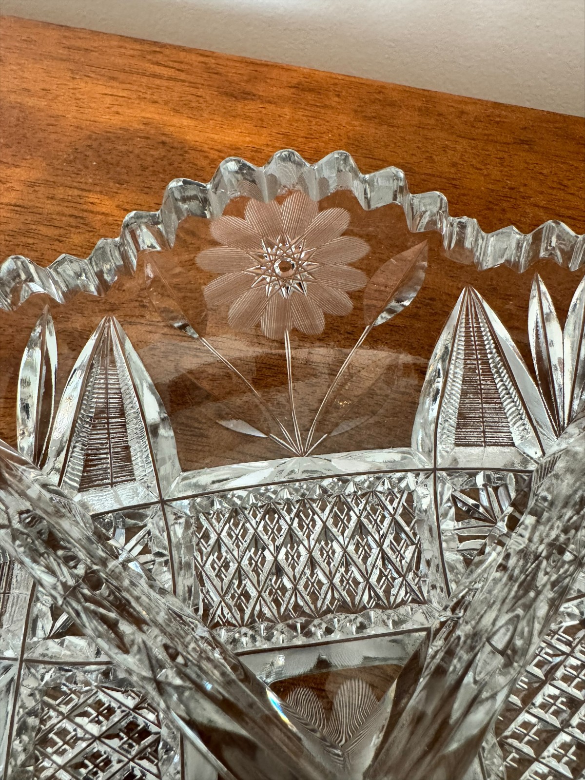 Pretty Vintage Cut Glass Divided Relish Dish with Handles – Starburst 11″x8″