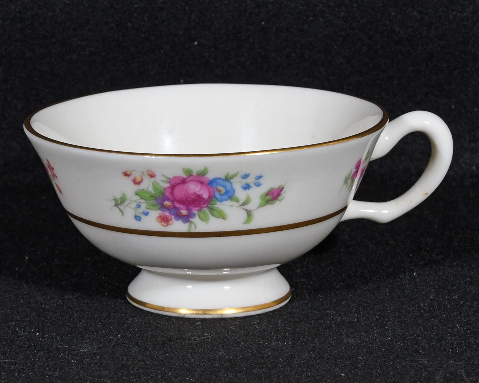 Lenox Rose J300 Cup 2″ Tall & Saucer 5 5/8″ Gold Trim