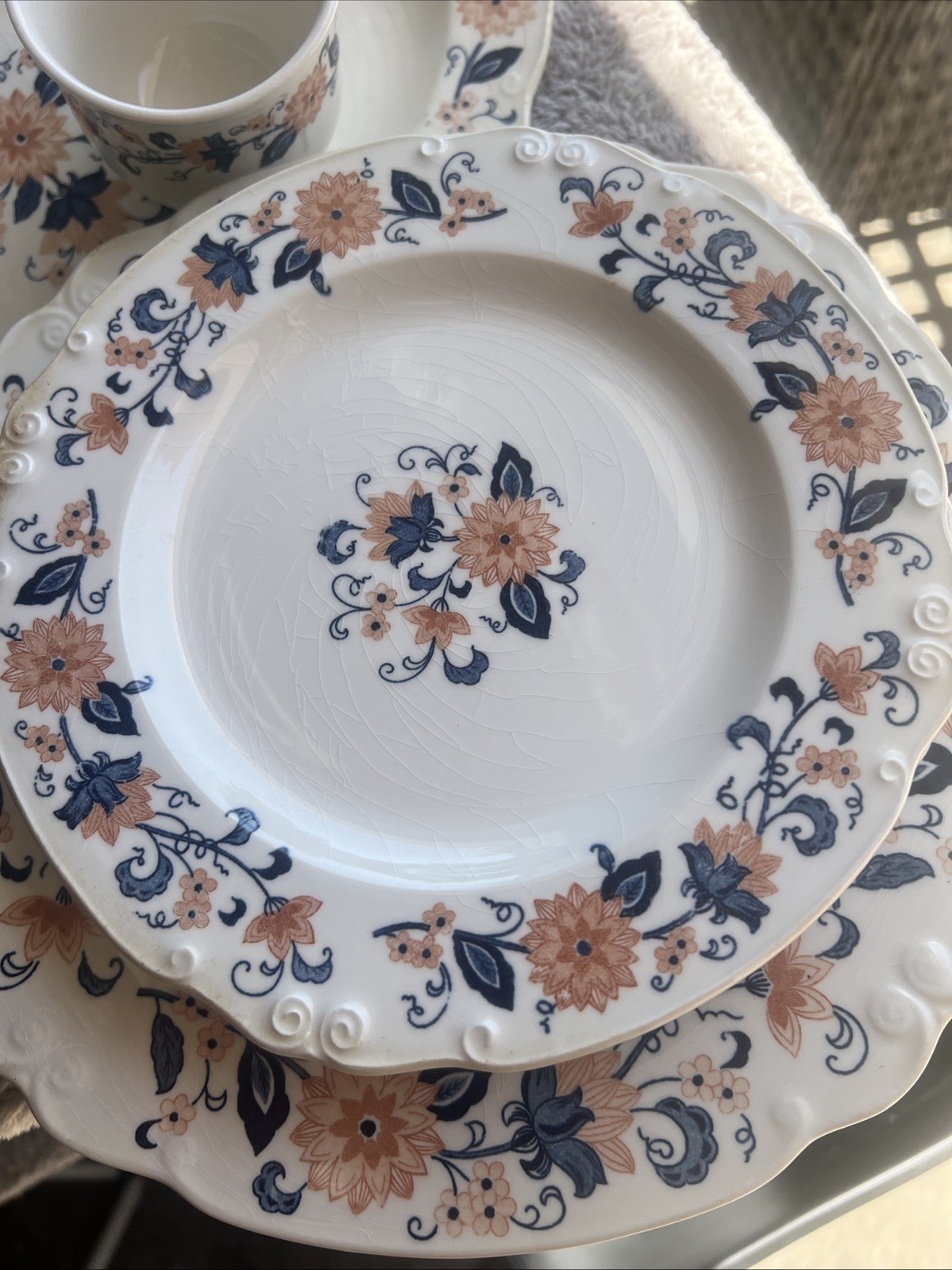 Vintage Nikko Japan Ironstone “Blue vineyard” Peach And Navy Floral Dinner 15 Pc