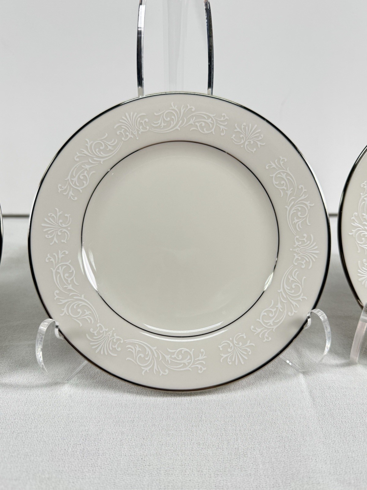 Noritake Ivory China Japan Marseille 7550 Bread & Butter Plates 6 1/4″ Set of 4