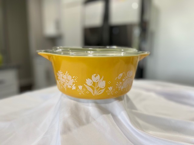 Vintage Pyrex Garden Medley 475 Casserole Dish w/ Lid 2.5 Qt Floral Small Chip