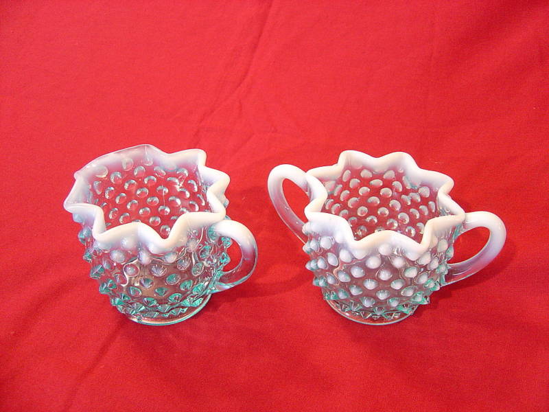 VINTAGE FENTON ART GLASS SUGAR CREAMER BLUE OPALESCENT HOBNAIL 2 PIECE SET