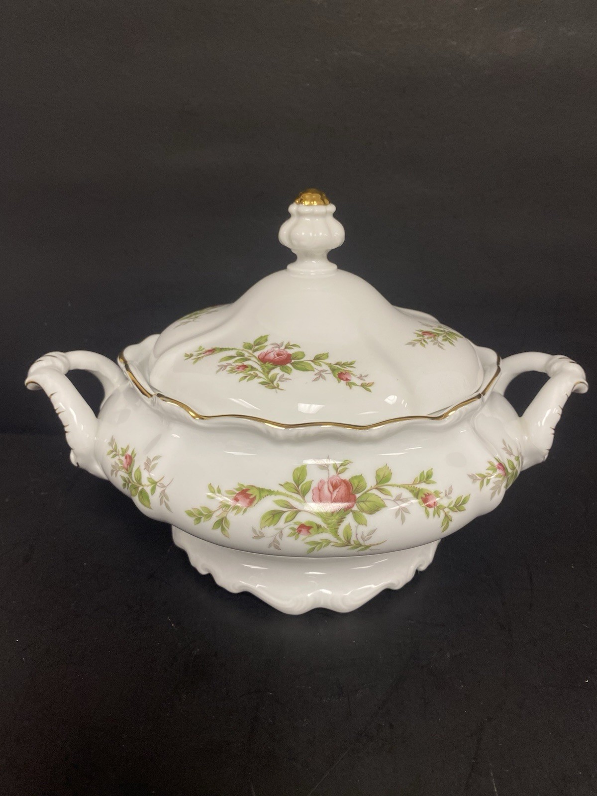 Johann Haviland Bavaria Germany MOSS ROSE 7.25” Round COVERED VEGETABLE BOWL