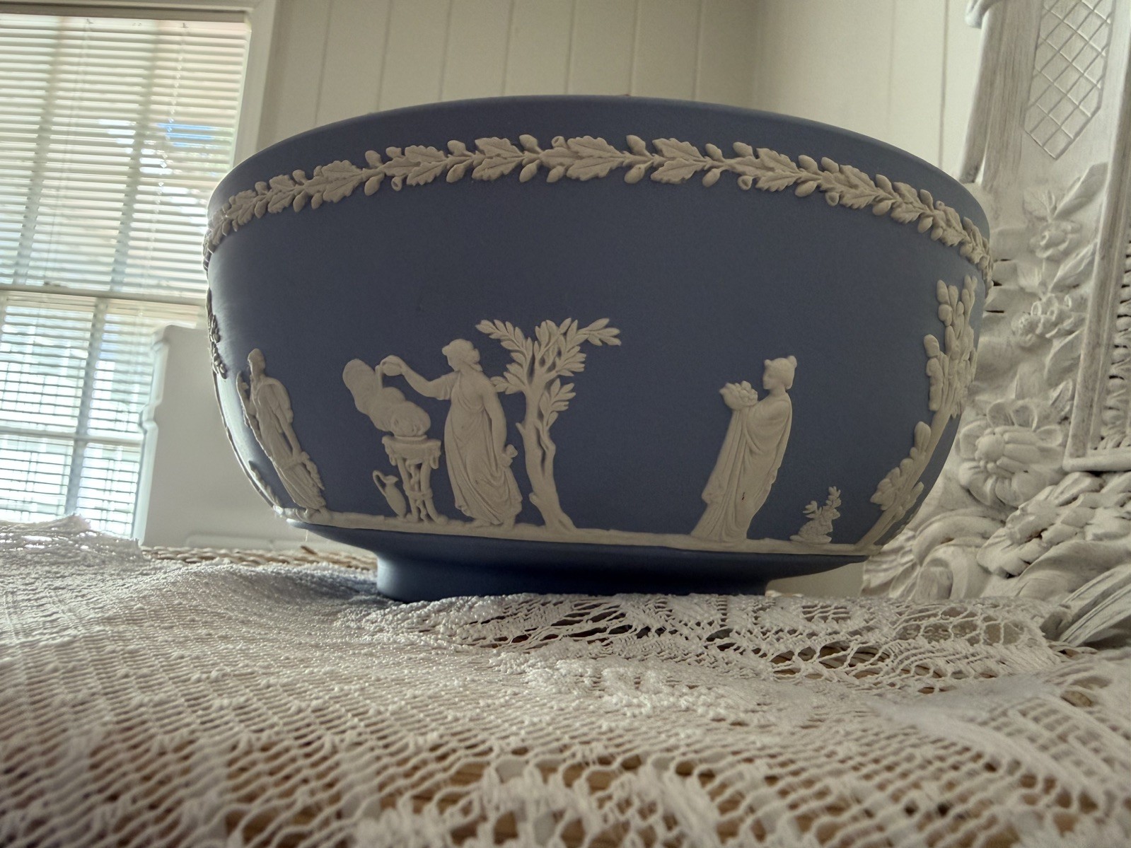 Vintage Wedgwood Blue Jasperware Neoclassical Sacrifice 8″ Bowl -Made in England