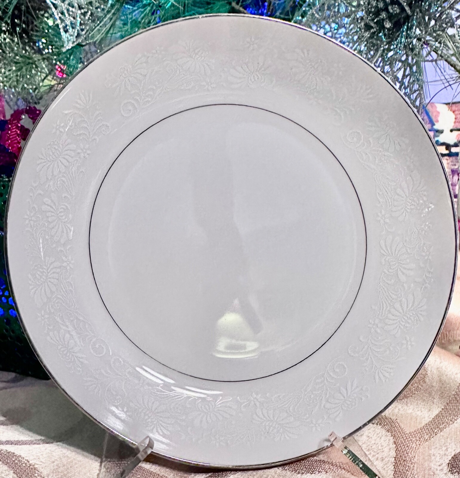 7.75″ Salad Bowl- Oneida Coronation China – Summer Mist – 103