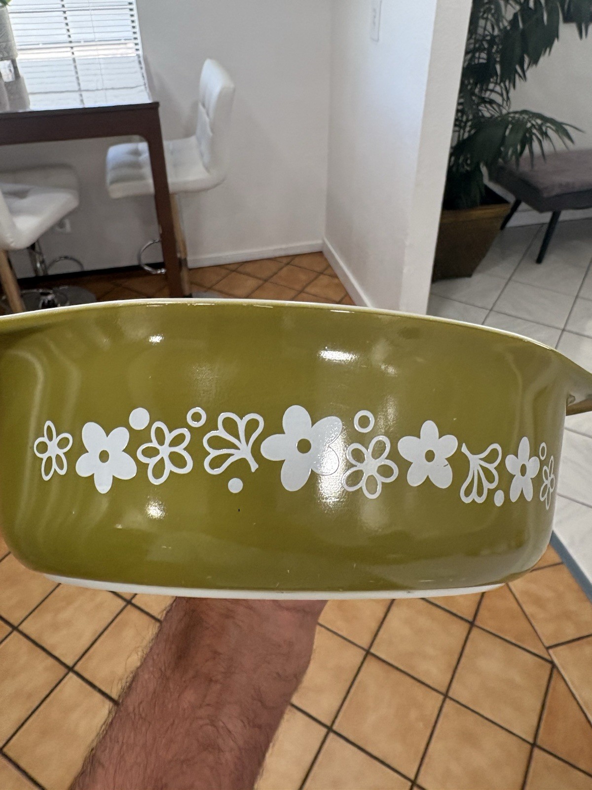 VTG PYREX Oval Casserole w/ Lid Avocado SPRING BLOSSOM CRAZY DAISY 1 1/2 QT 043
