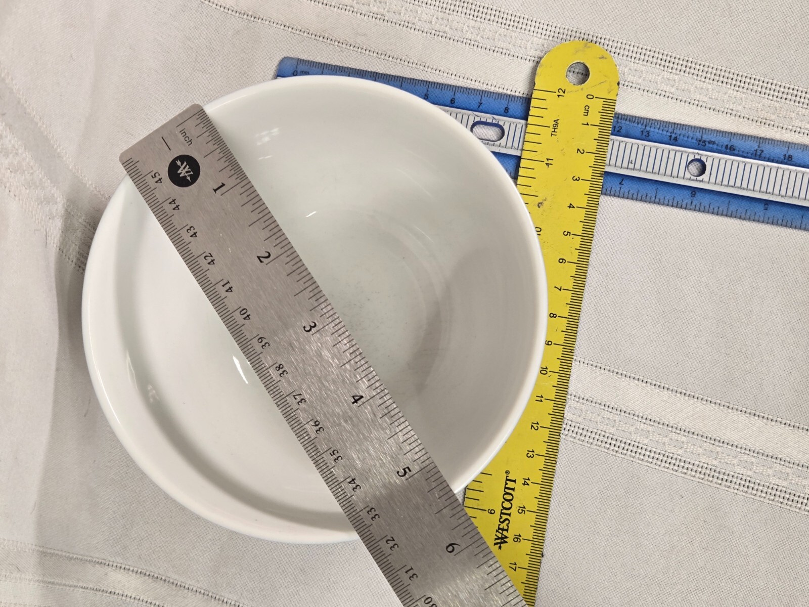 HAS UTENSIL MARKS Williams Sonoma BRASSERIE White Blue 5.5″ Cereal Soup Bowl