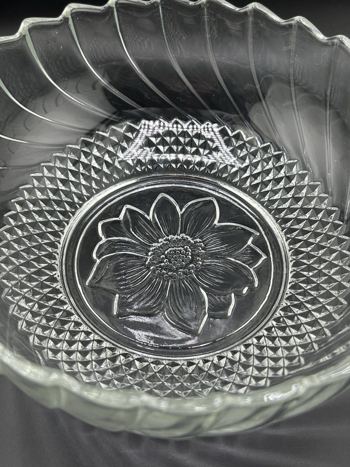 Vintage KIG Indonesia Pressed Glass Bowl With Center Sunflower 9”