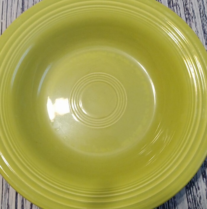 VINTAGE HLC FIESTA 8- 1/2″ RIMMED SOUP/DEEP PLATE 1950-1959 CHARTREUSE EUC
