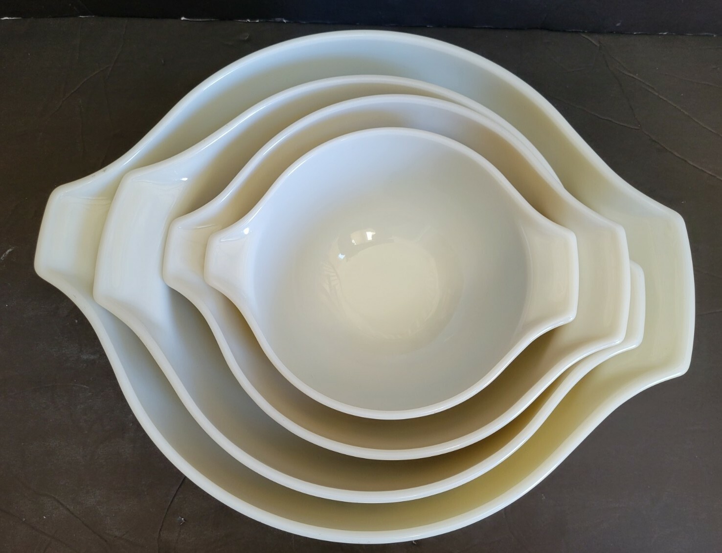 Set of 4 Vintage Pyrex Homestead Cinderella Nesting Mixing Bowls 441-444 Tan