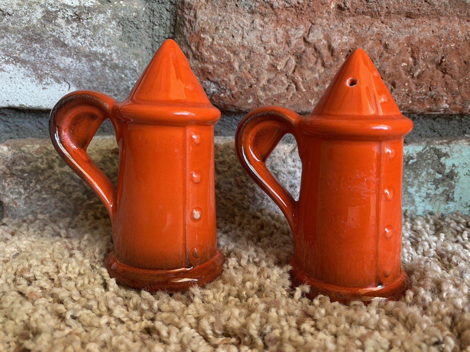 VINTAGE METLOX RED ROOSTER SALT & PEPPER SET POPPY TRAIL CALIFORNIA POTTERY USA