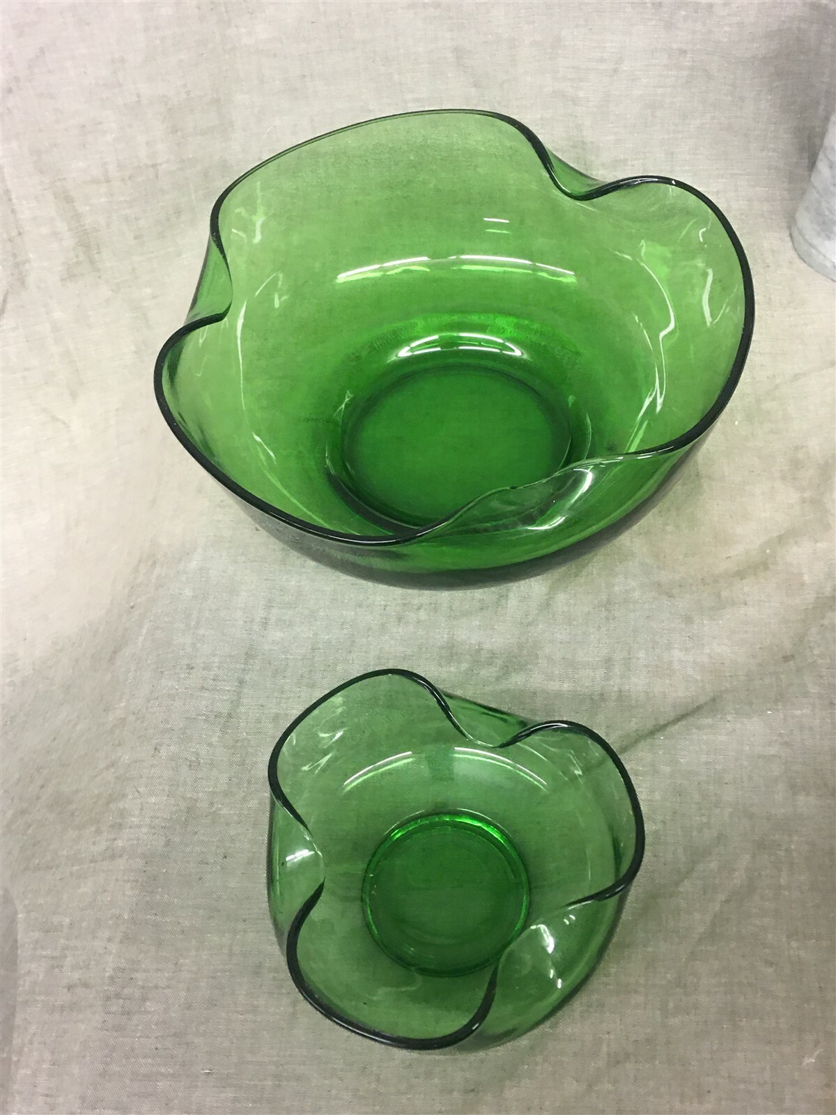 1950-60’s Forest Green Dip & Chip Pinched Side Bowl Set of 2