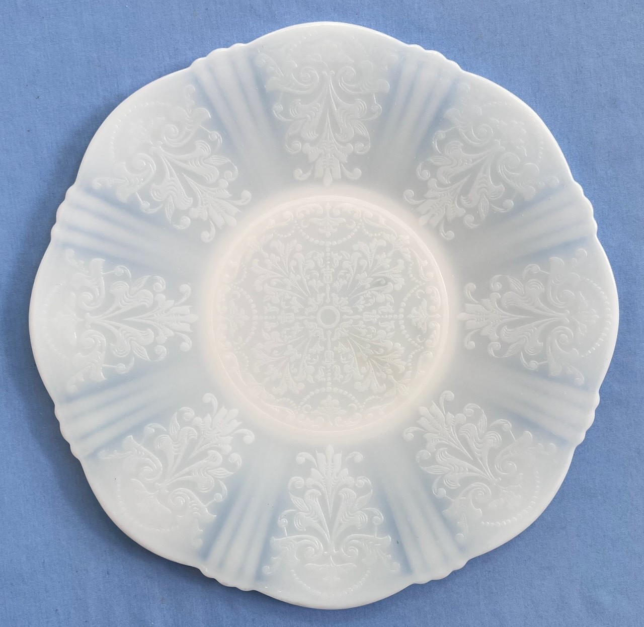 Macbeth-Evans AMERICAN SWEETHEART MONAX 11 3/4 Inch White Salver Serving Plate