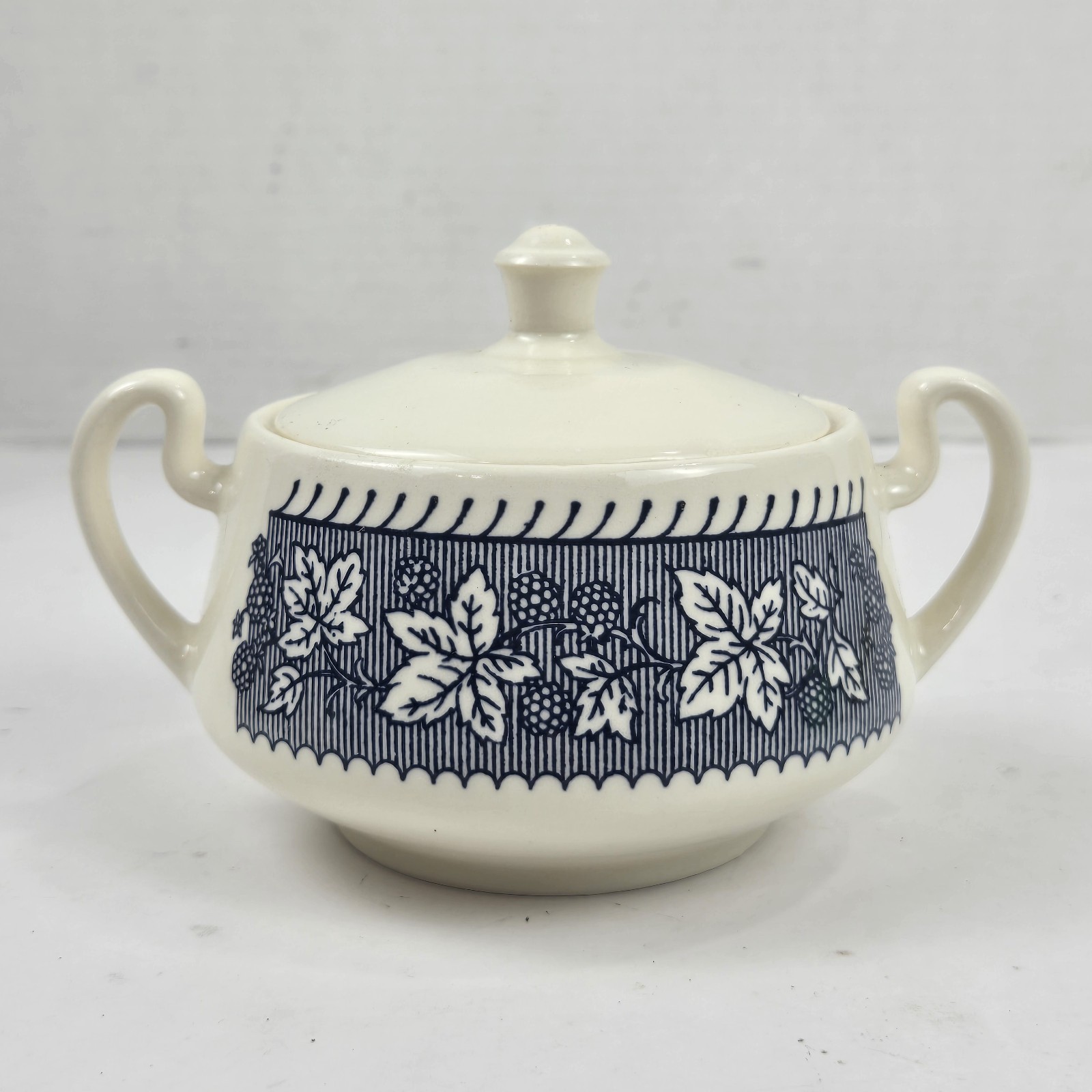 Vintage 1936 Homer Laughlin Shakespeare Country Blue Sugar Bowl w Lid READ