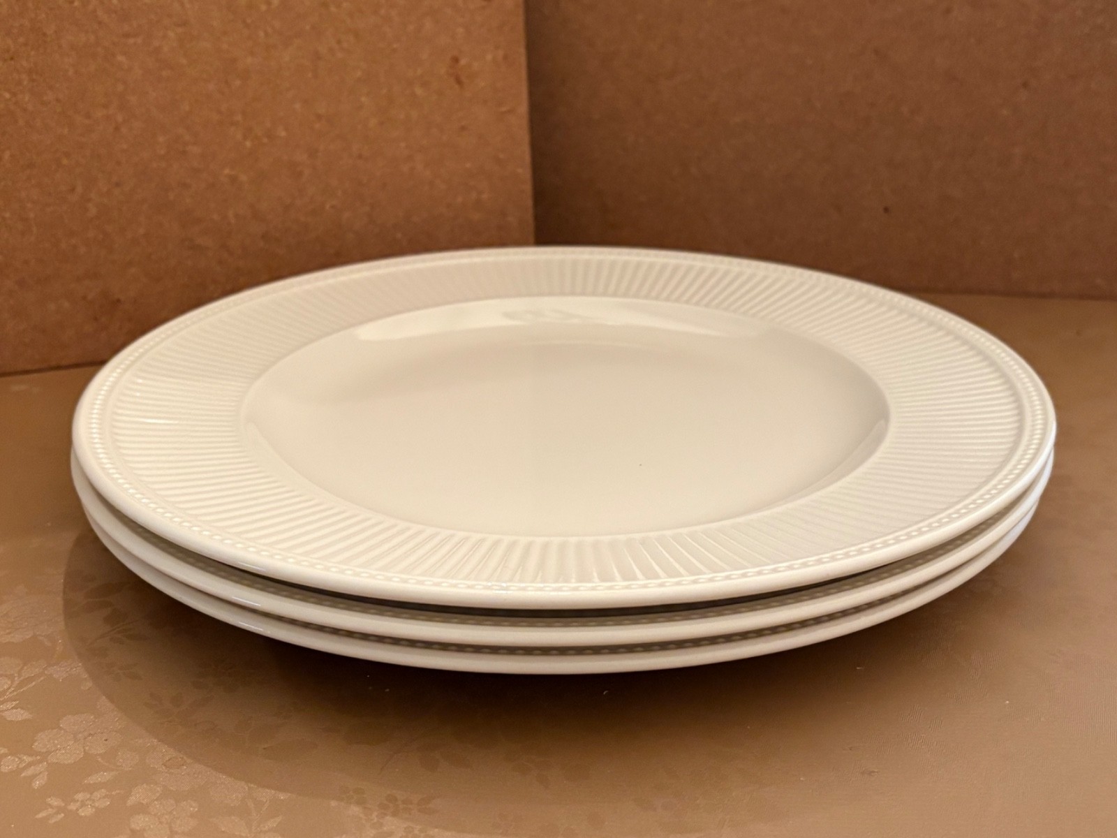 WEDGWOOD * WINDSOR * (3) Dinner Plates / WHITE IVORY – SET (s) of 3 PLATE – DOTS