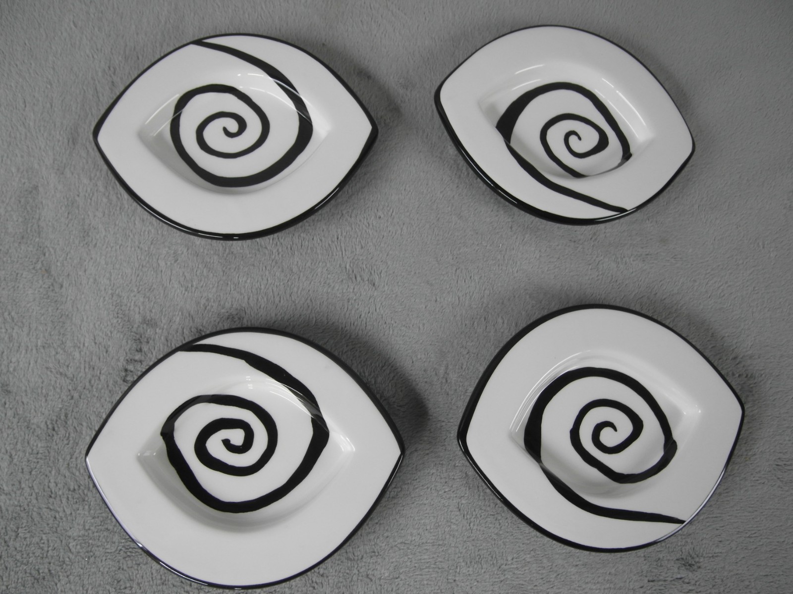 Tabletops Unlimited Urban Graffiti Spiral Saucer Plate White/ Black 4pc Set 5.5”