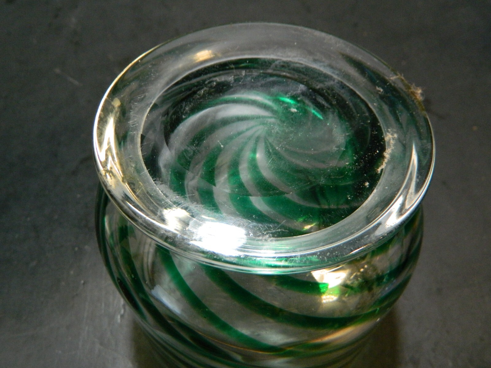 Vintage Hand Blown Green & Clear Swirl Glass Bowl / Vase 4″x4.25″x4.25″ Excel